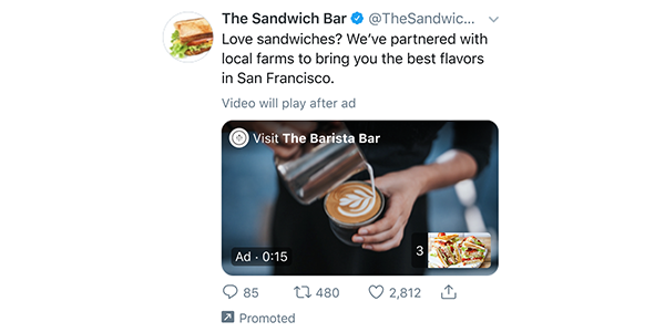 Twitterタイムラインに表示されている、バリスタがコーヒーを作る様子を捉えたTwitter Amplifyスポンサーシップ広告